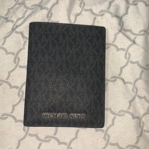 Michael Kors Mens (Passport) Wallet
